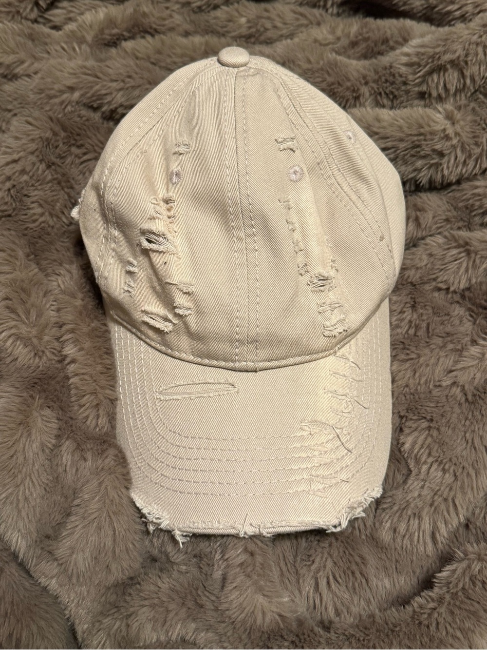 Distressed Beige Women’s Baseball Hat